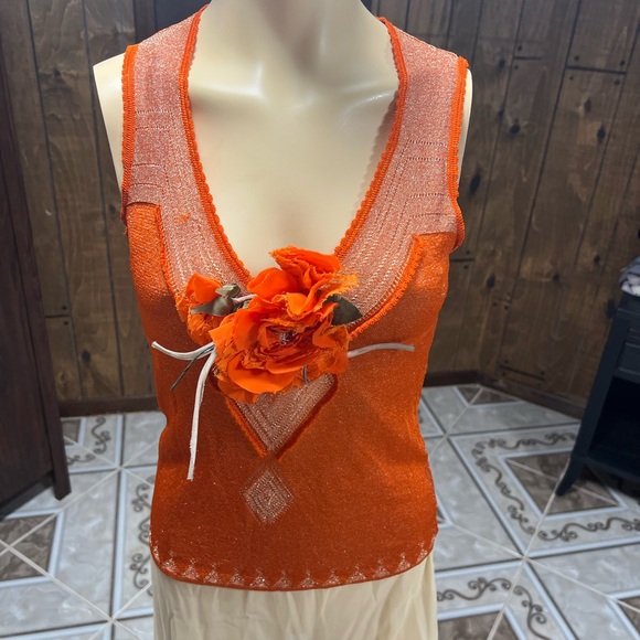 Dolce&Gabbana orange lurex sleeveless top with large flower pin, size S,good - Picture 7 of 11